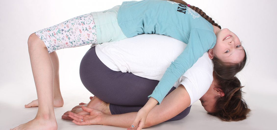 Yogaposition Mutter und Kind